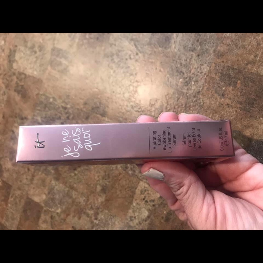 Je Ne Sais Quoi Lip Serum